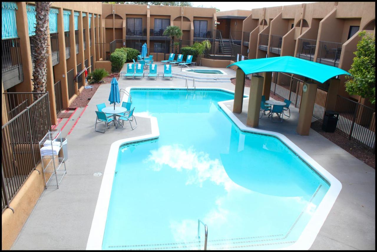Ramada By Wyndham Tucson Airport Otel Drexel Heights Dış mekan fotoğraf
