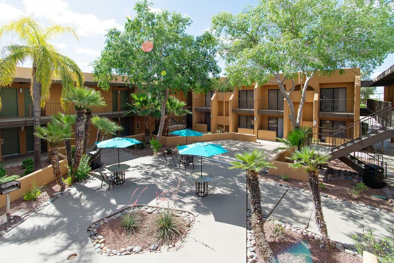 Ramada By Wyndham Tucson Airport Otel Drexel Heights Dış mekan fotoğraf